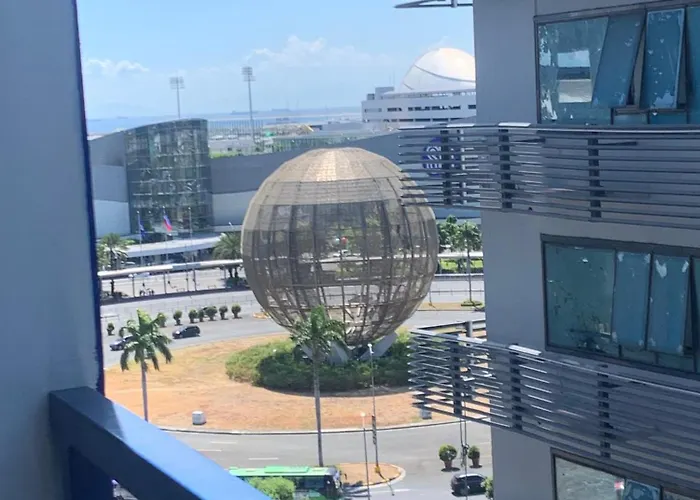 Moa Staycation - By Marites Hotel *