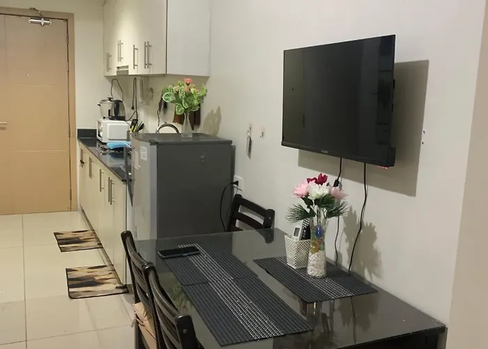 Moa Staycation - By Marites Hotel *