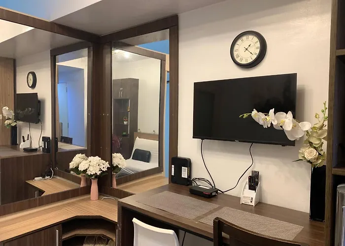 Moa Staycation - By Marites Hotel