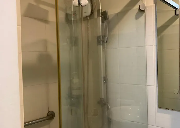 Moa Staycation - By Marites Hotel Manila